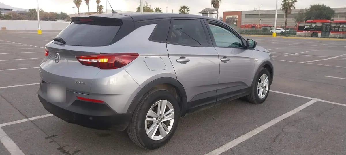 Opel Grandland 1.2t Gs Line 4x2 Mt 5p año 2022