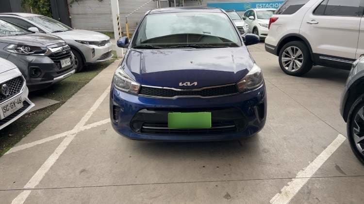 Kia Soluto 1.4 Lx 4x2 E6 Mt 4p año 2025