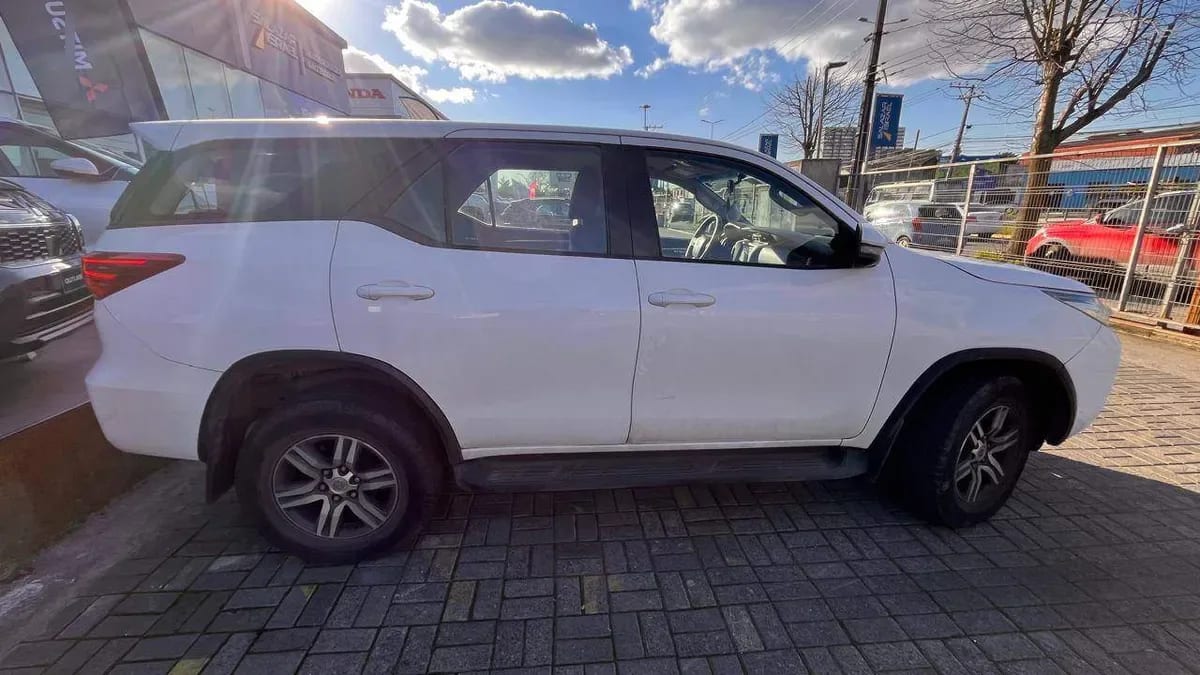 Toyota Fortunner 2.8 Sr5 Tdi Diesel 4x4 At 5p año 2018