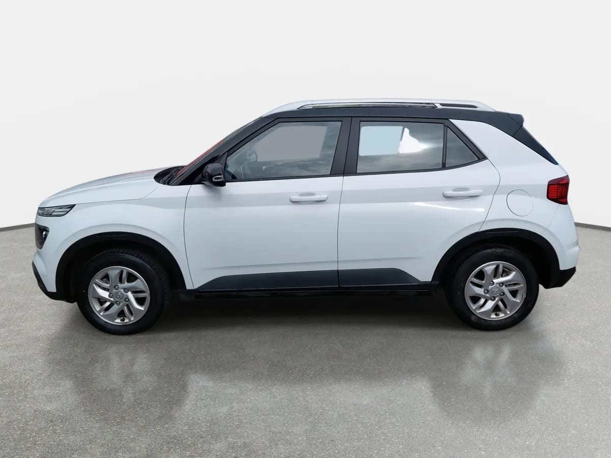 Hyundai Venue 1.6 Qx Plus 4x2 Mt 5p año 2023