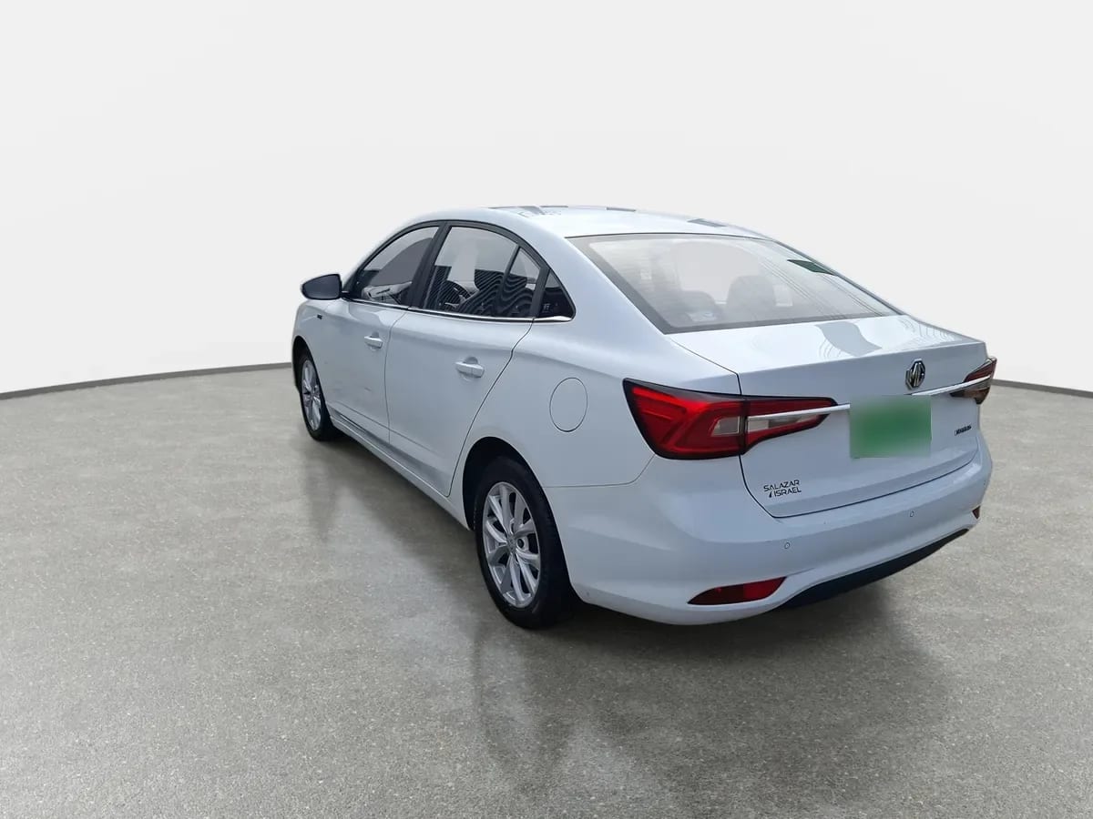 MG 5 1.5 Com 4x2 Mt 4p año 2023