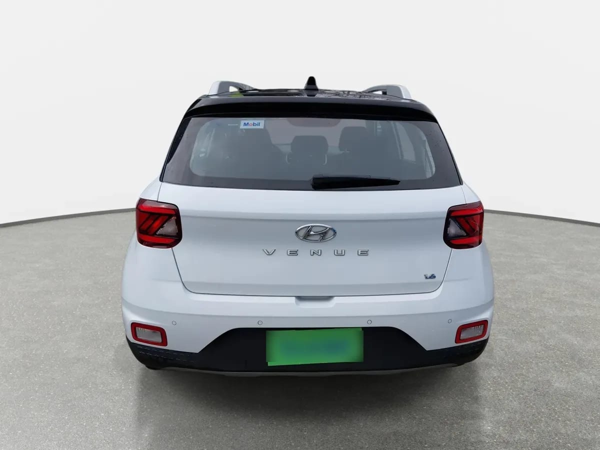 Hyundai Venue 1.6 Qx Plus 4x2 Mt 5p año 2023