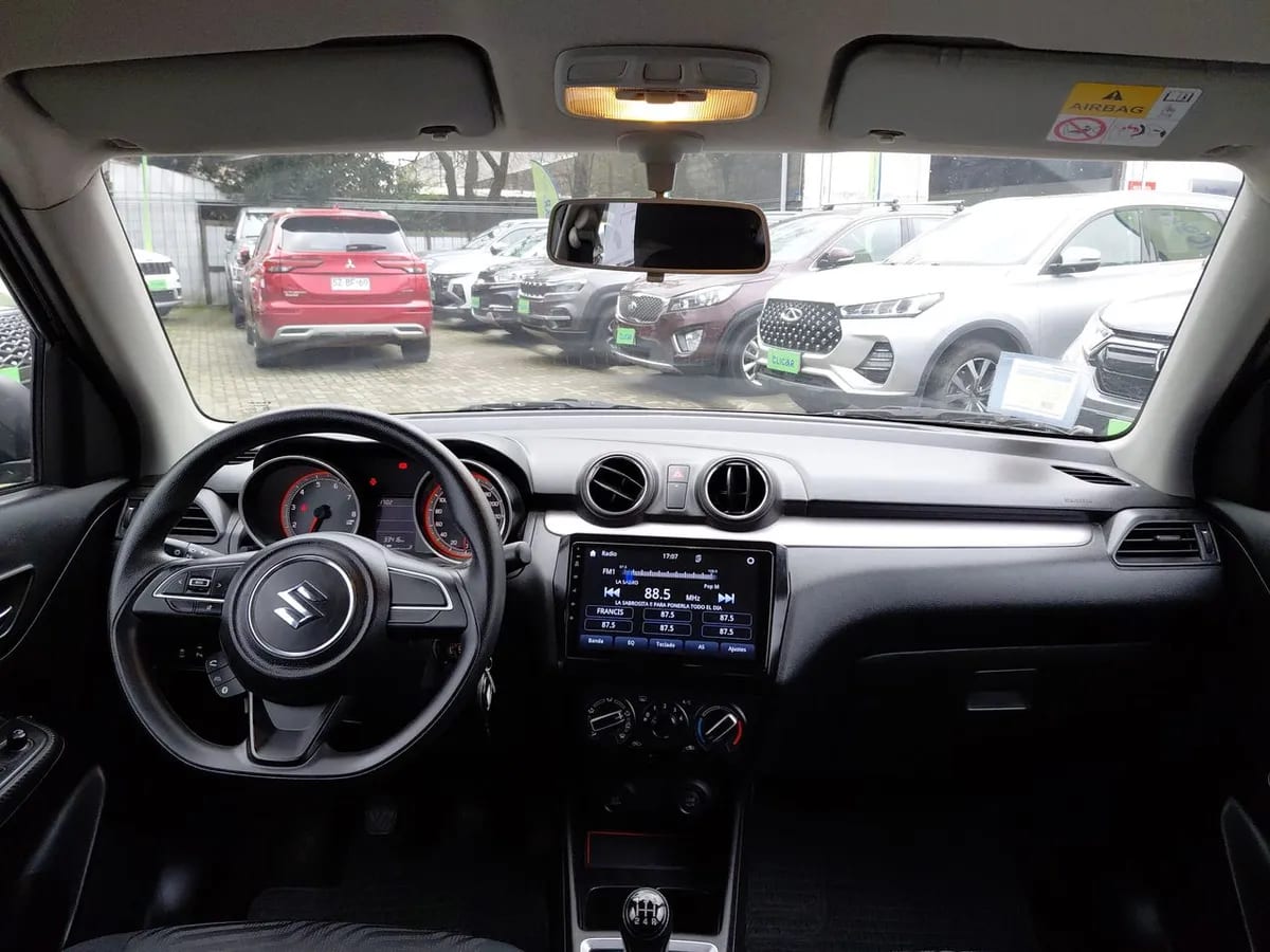 Suzuki Swift 1.2 Gl 4x2 Hb Mt 5p año 2024