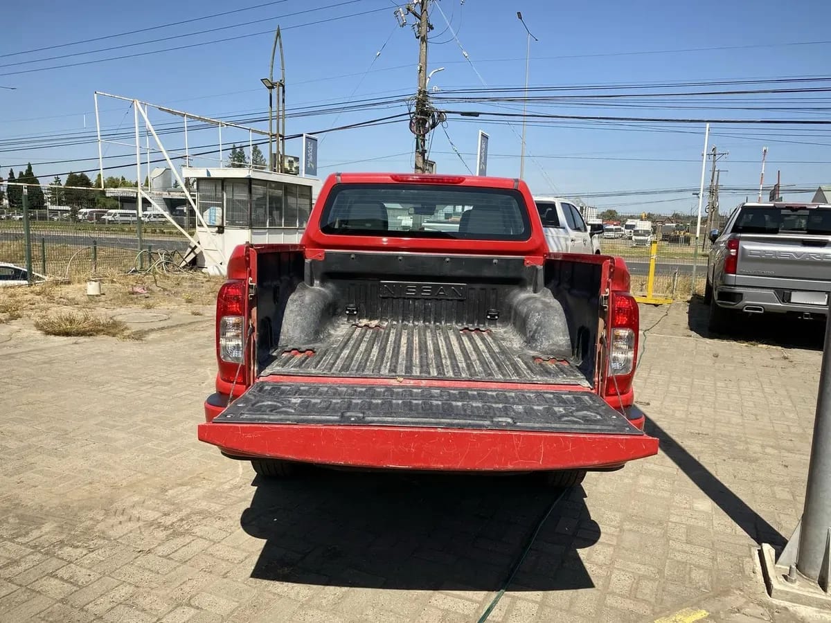 Nissan Navara 2.3d Xe Diesel 4x2 Dob.cab. Mt 4p año 2024