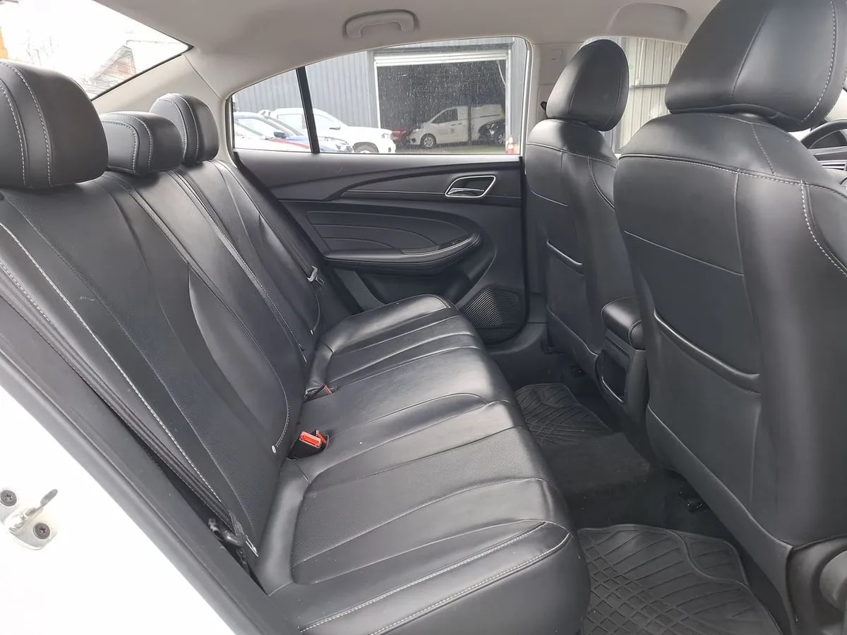 MG 5 1.5 Com 4x2 Mt 4p año 2023