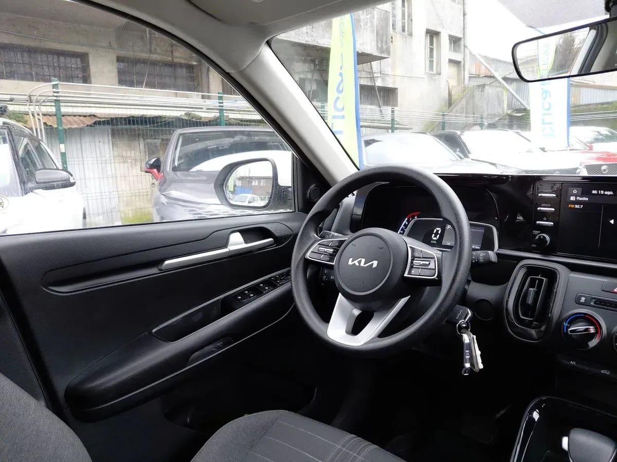 Kia Sonet 1.5 Ex 4x2 Ivt Ri At 5p año 2025