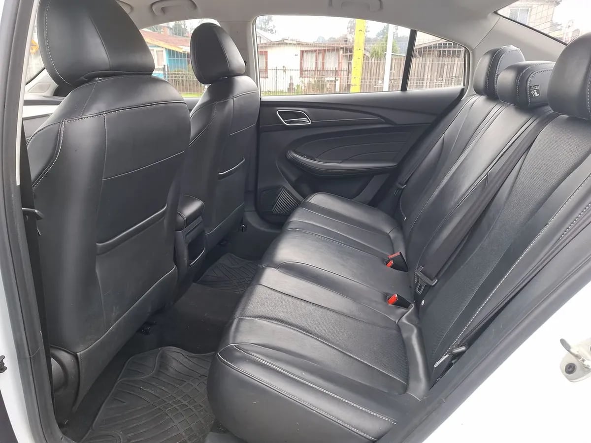 MG 5 1.5 Com 4x2 Mt 4p año 2023