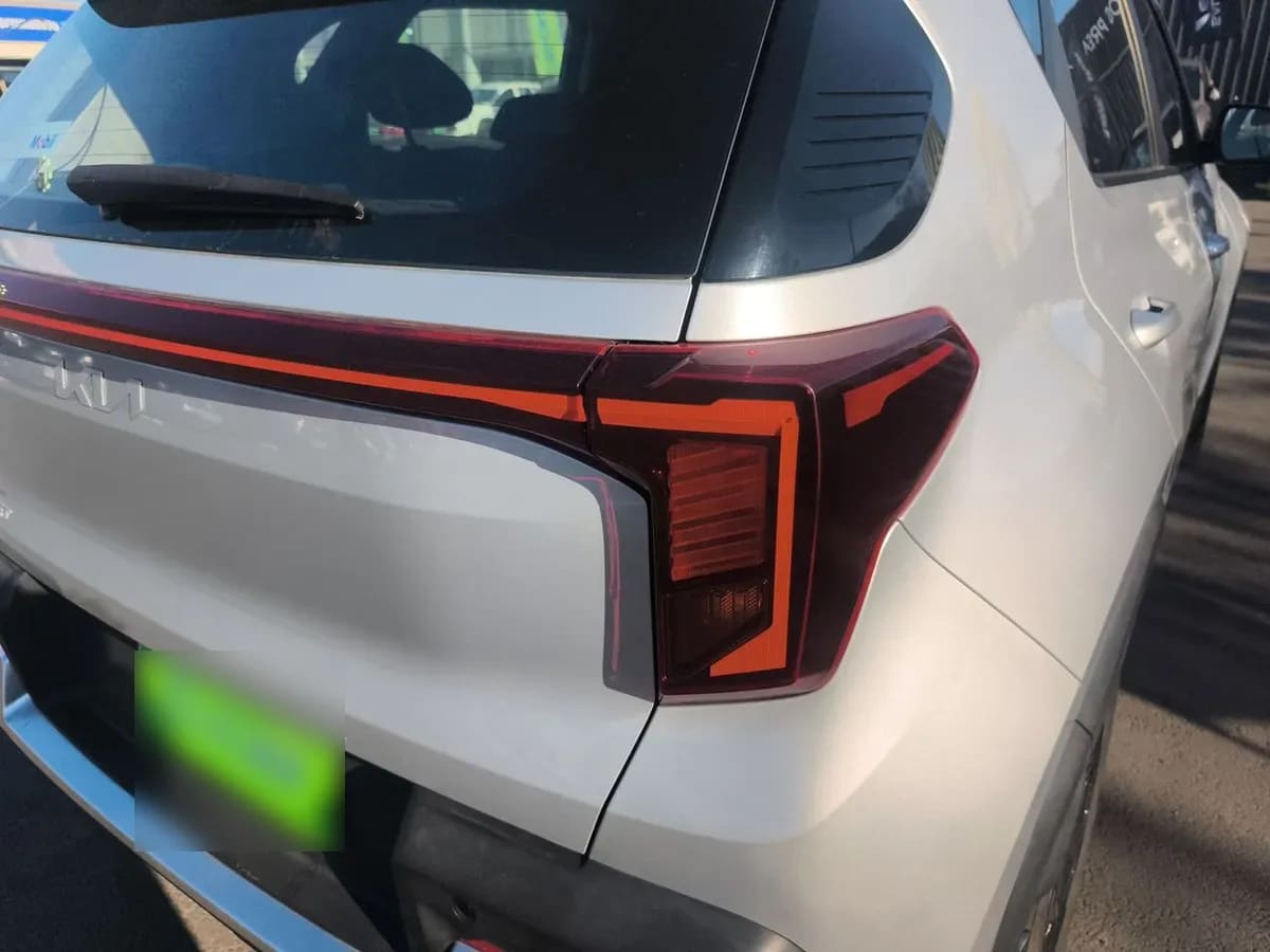 Kia Sonet 1.5 Ex 4x2 Ivt At 5p año 2025