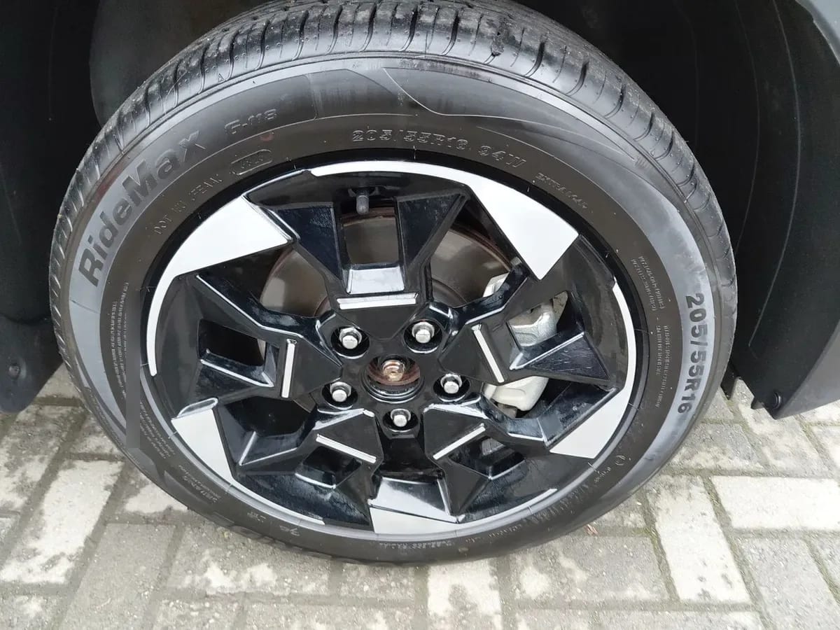 Kia Sonet 1.5 Ex 4x2 Ivt At 5p año 2025