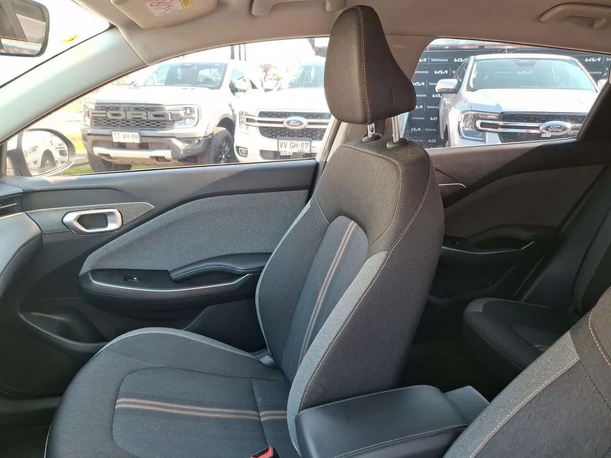 Kia K3 Cross 1.6 Ex 4x2 At 5p año 2024