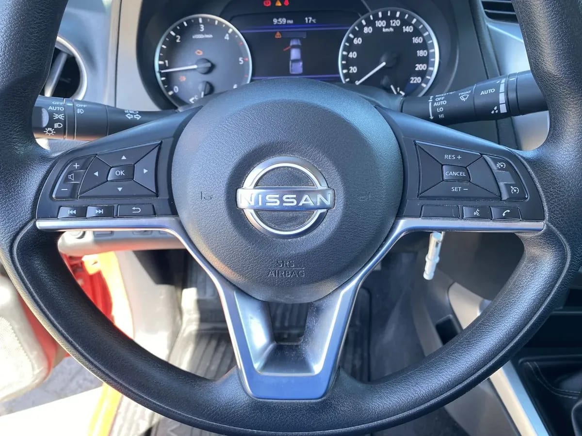 Nissan Navara 2.3d Xe Diesel 4x2 Dob.cab. Mt 4p año 2024