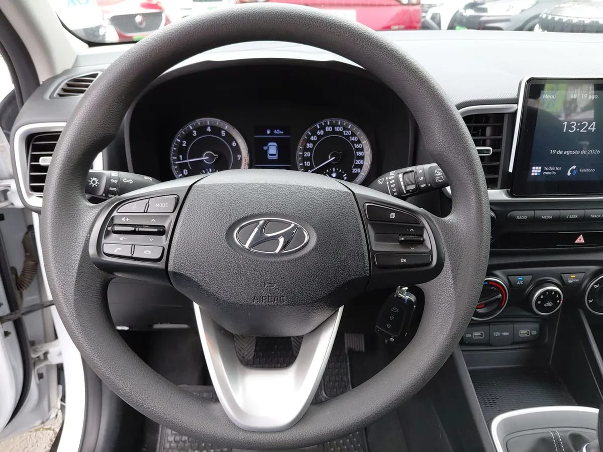 Hyundai Venue 1.6 Qx Plus 4x2 Mt 5p año 2023