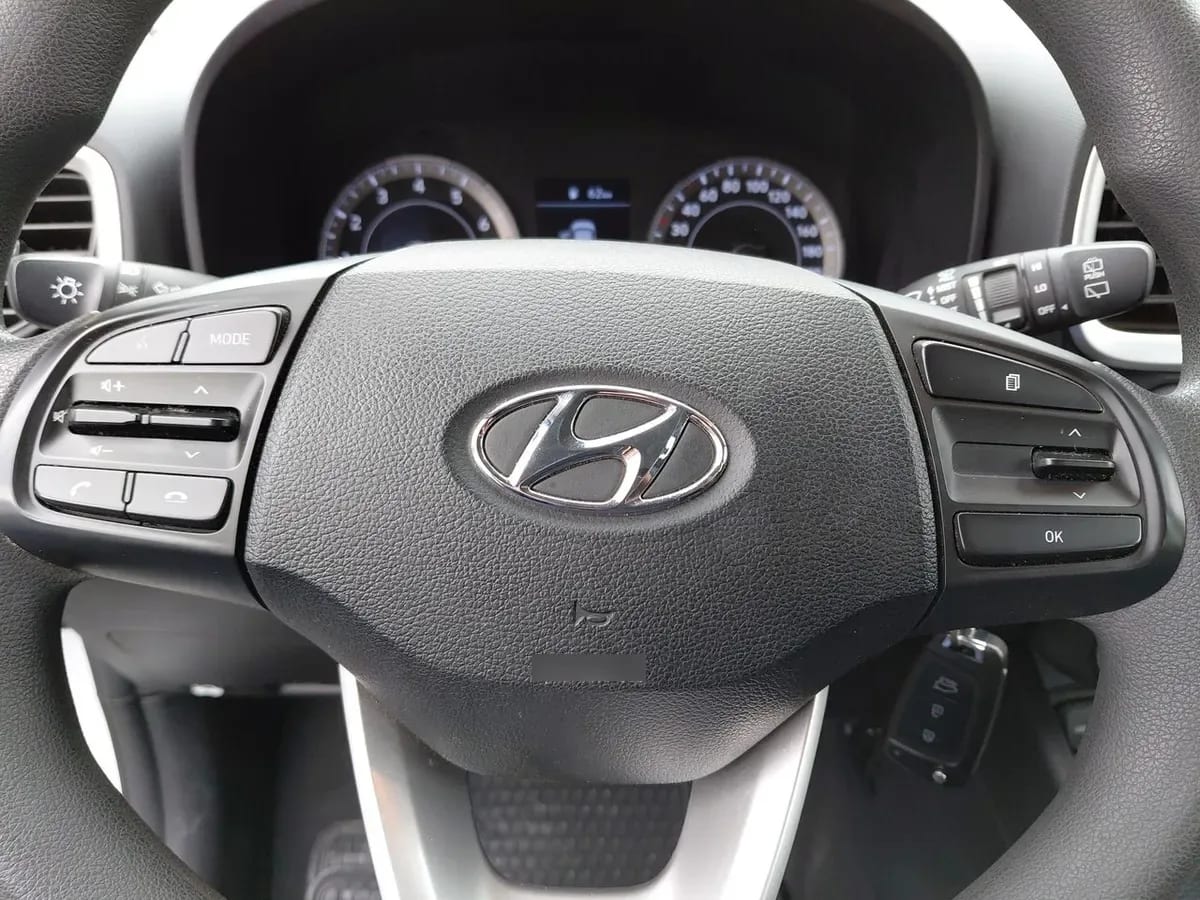 Hyundai Venue 1.6 Qx Plus 4x2 Mt 5p año 2023