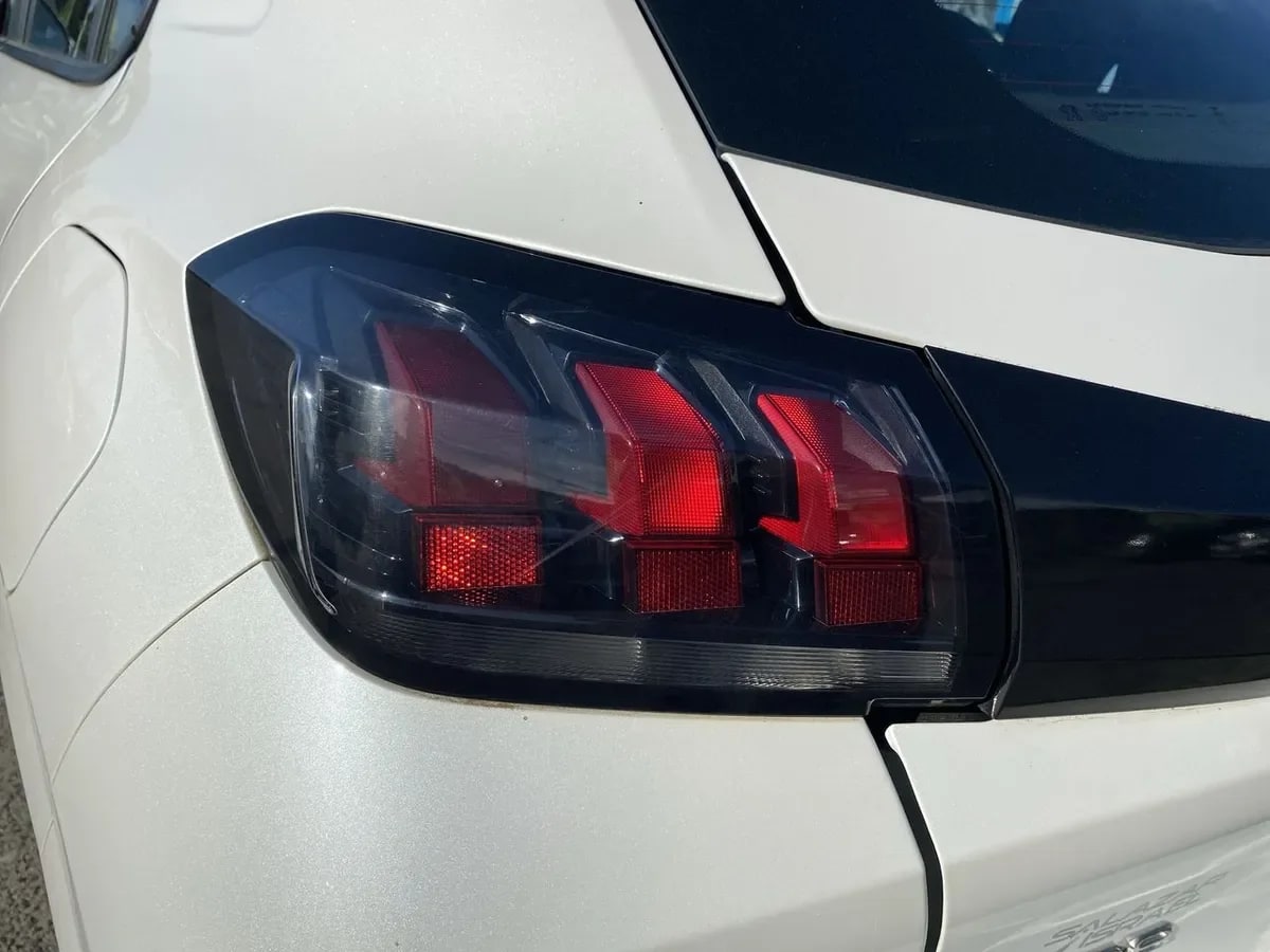 Peugeot 208 1.2 Style Puretech 75 Euro 6 Mt 5p año 2023