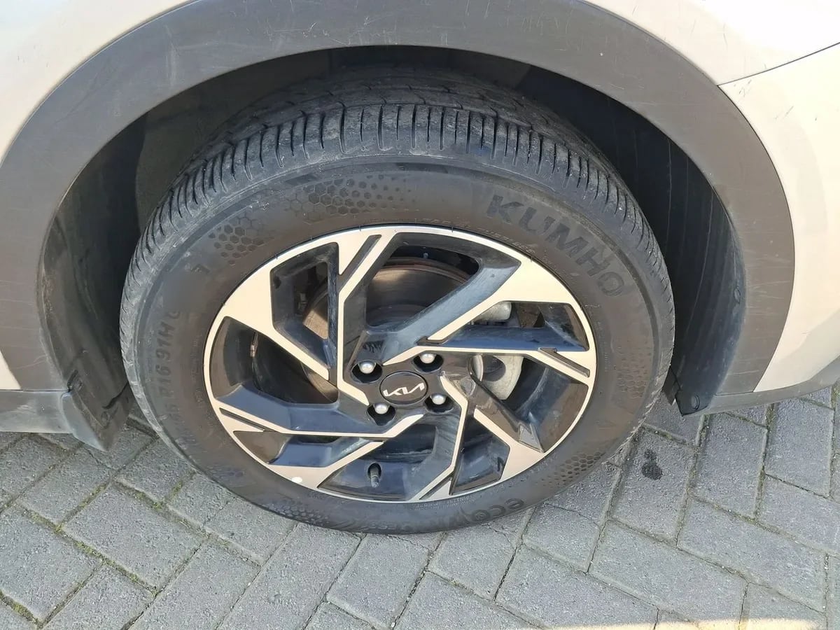 Kia K3 Cross 1.6 Ex 4x2 At 5p año 2024