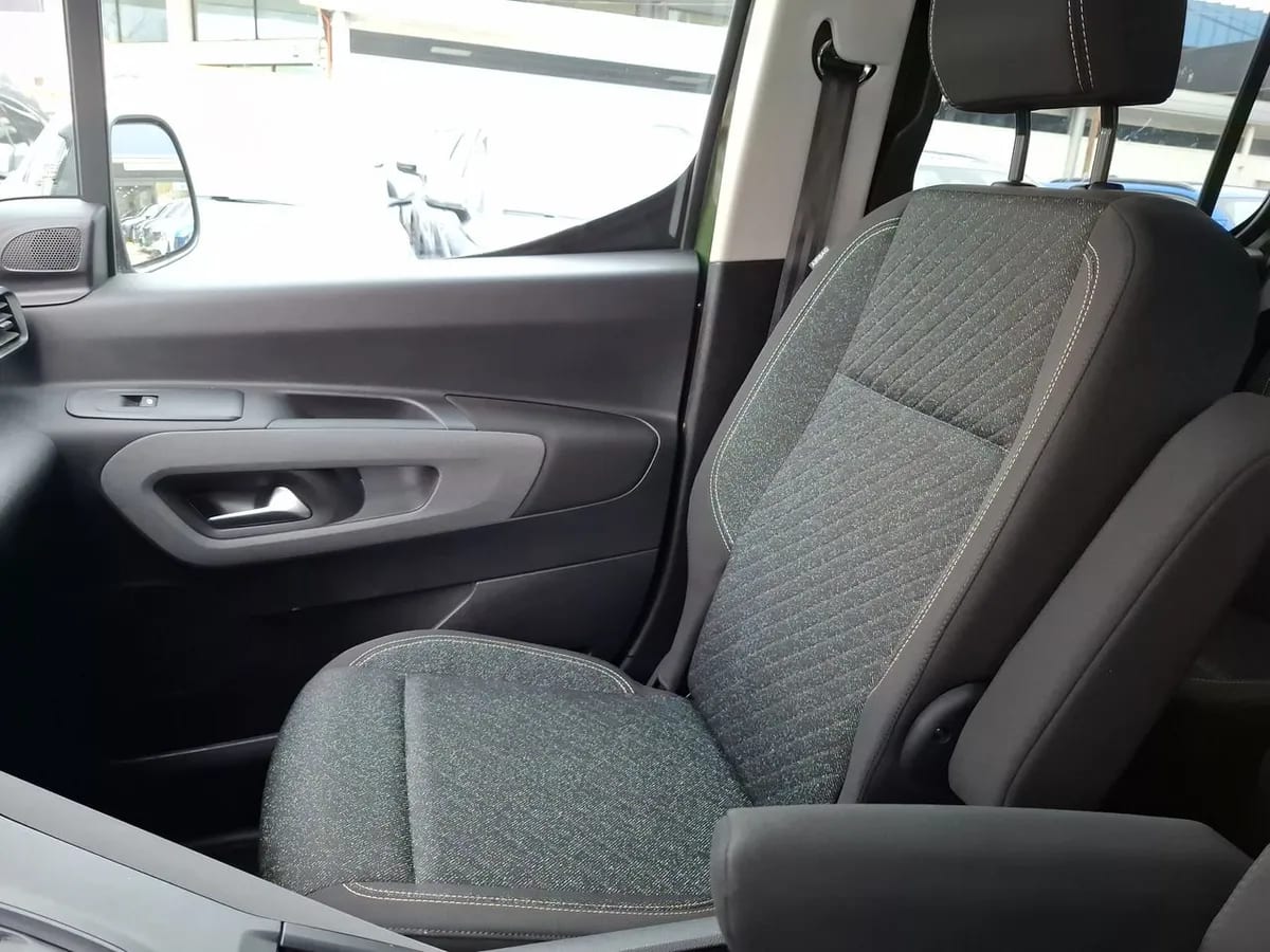 Peugeot Rifter 1.2 Allure Puretech 130hp 4x2 Eat8 5p año 2025