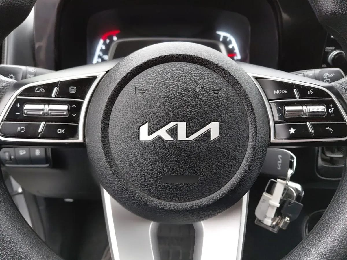 Kia Sonet 1.5 Ex 4x2 Ivt At 5p año 2025