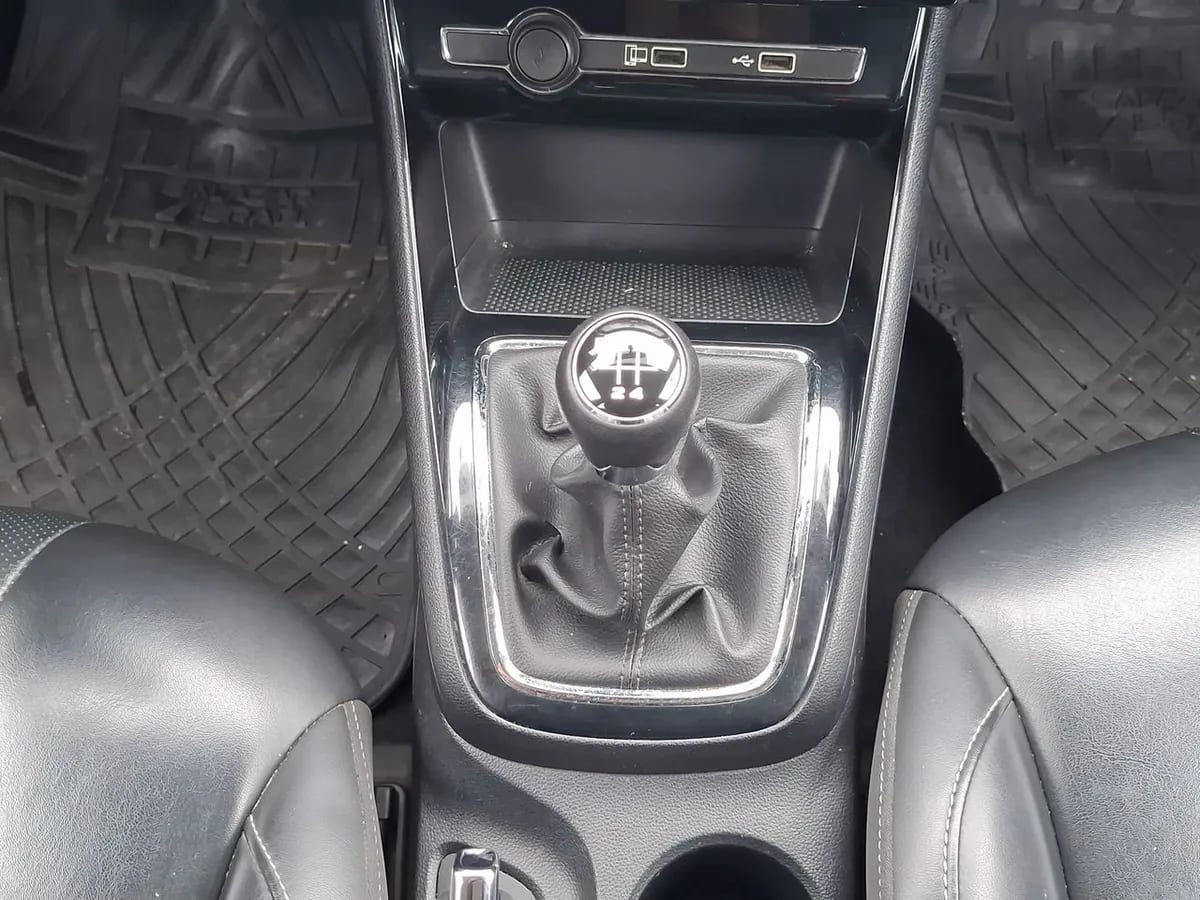 MG 5 1.5 Com 4x2 Mt 4p año 2023