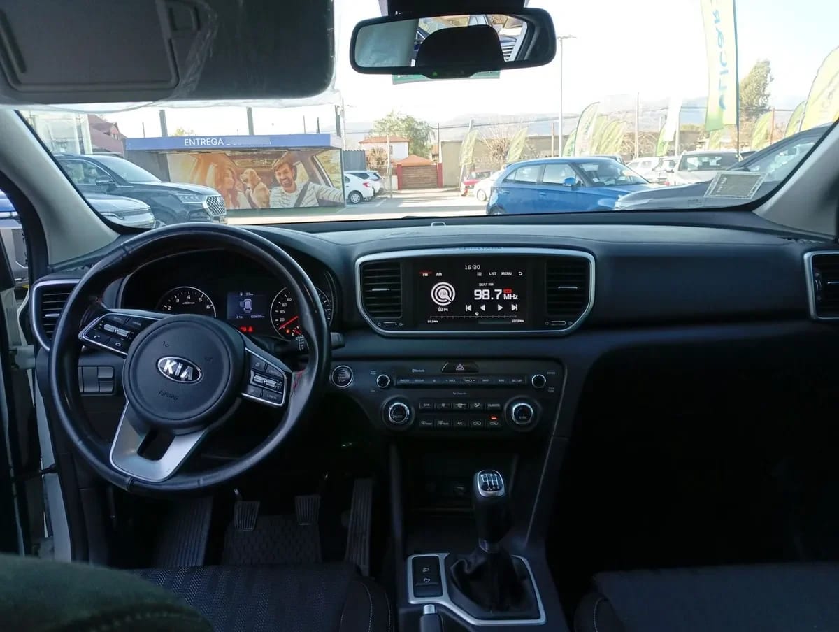 Kia Sportage 2.0 Lx 2wd Special Pack 6mt 5p año 2021
