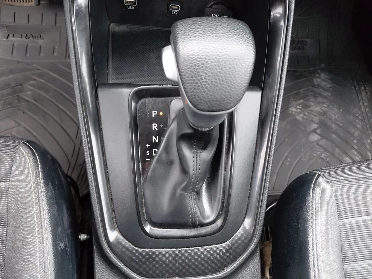 Kia Sonet 1.5 Ex 4x2 Ivt At 5p año 2025