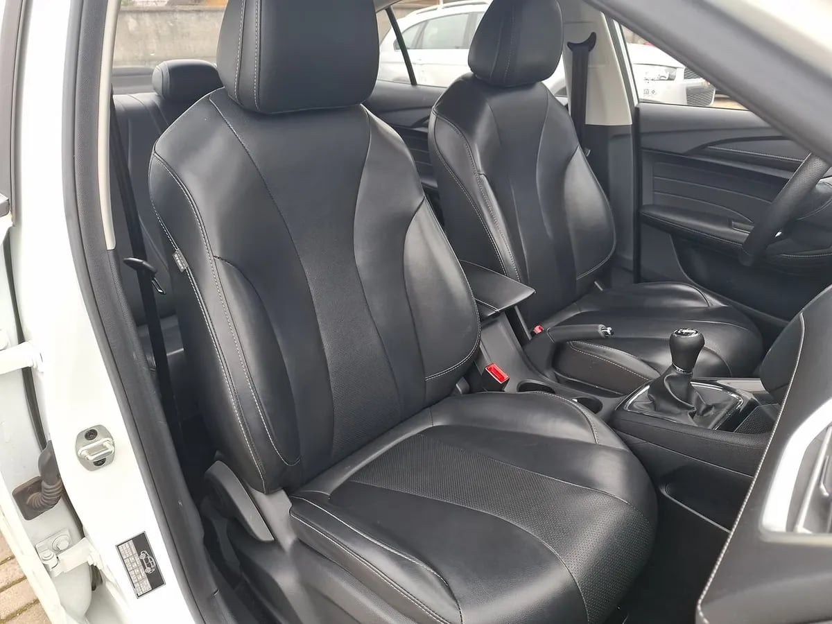 MG 5 1.5 Com 4x2 Mt 4p año 2023