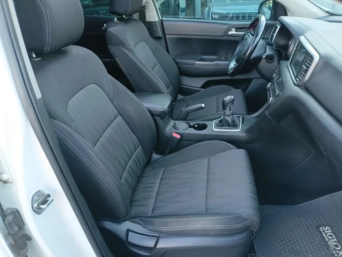 Kia Sportage 2.0 Lx 2wd Special Pack 6mt 5p año 2021