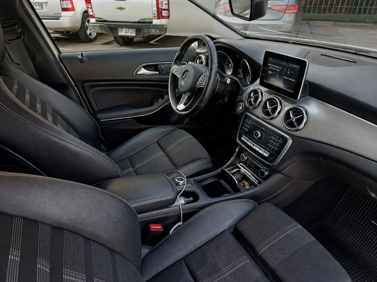 Mercedes-Benz Gla 200 Hb año 2020