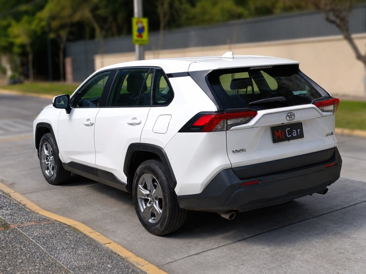 Toyota Rav4 Le año 2022