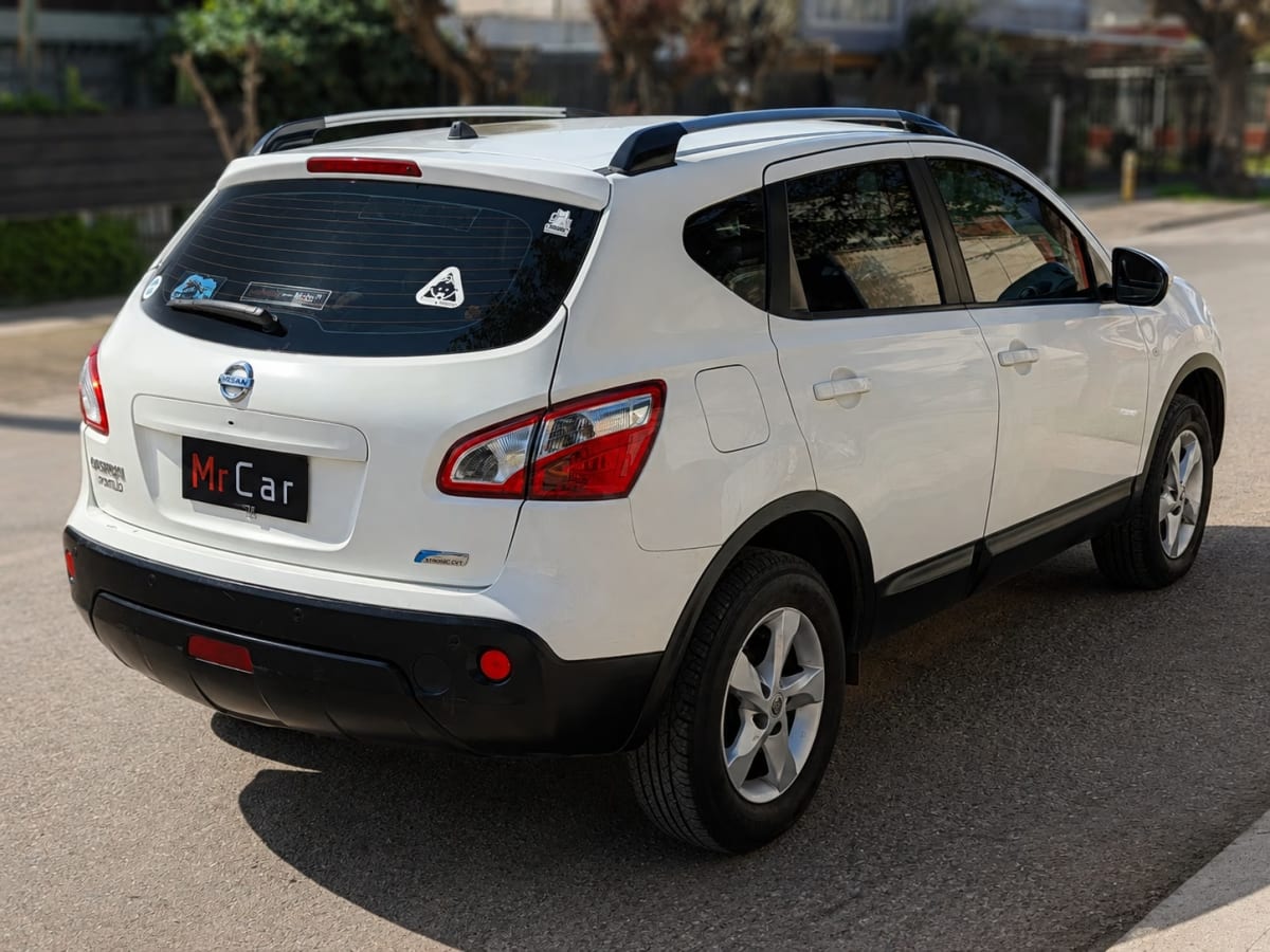 Toyota Qashqai Rav4 Le año 2013