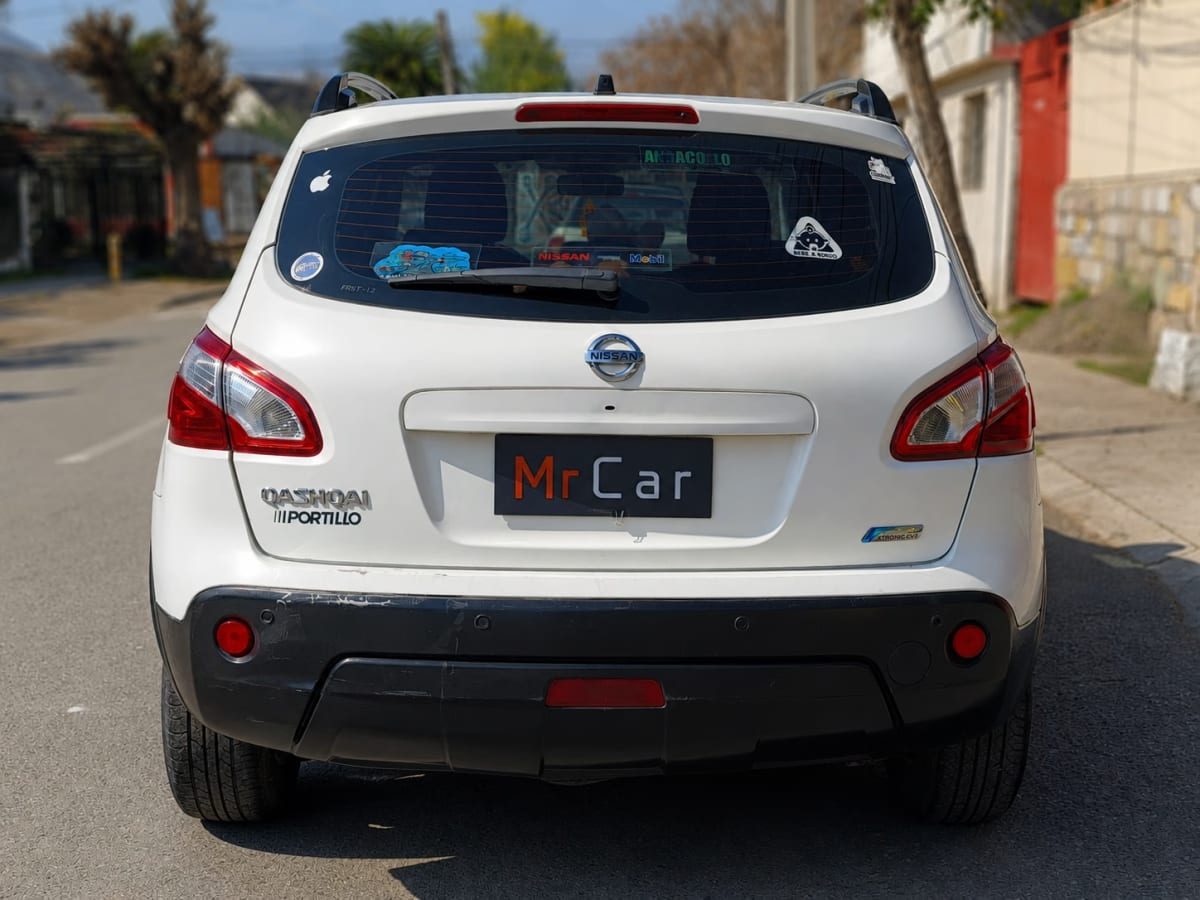 Toyota Qashqai Rav4 Le año 2013