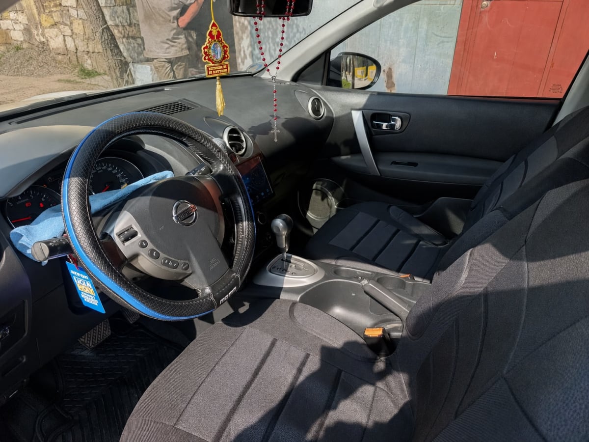 Toyota Qashqai Rav4 Le año 2013