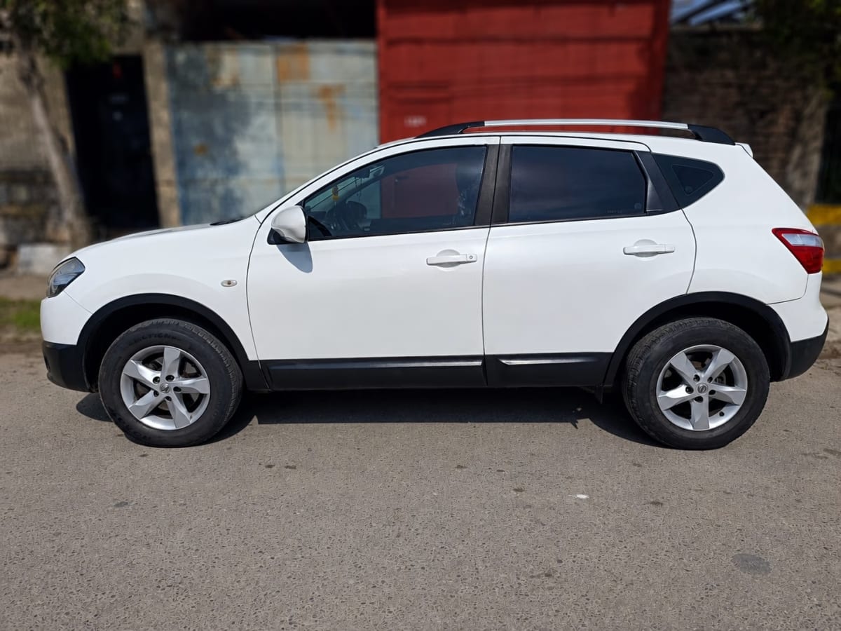 Toyota Qashqai Rav4 Le año 2013