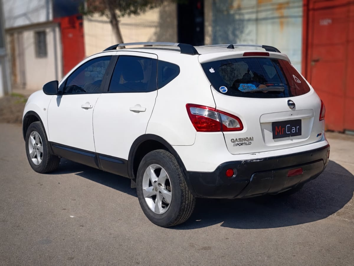 Toyota Qashqai Rav4 Le año 2013