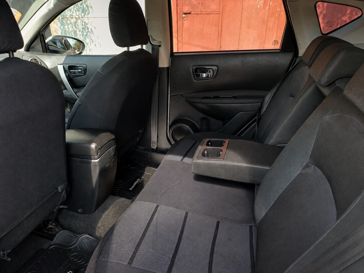 Toyota Qashqai Rav4 Le año 2013