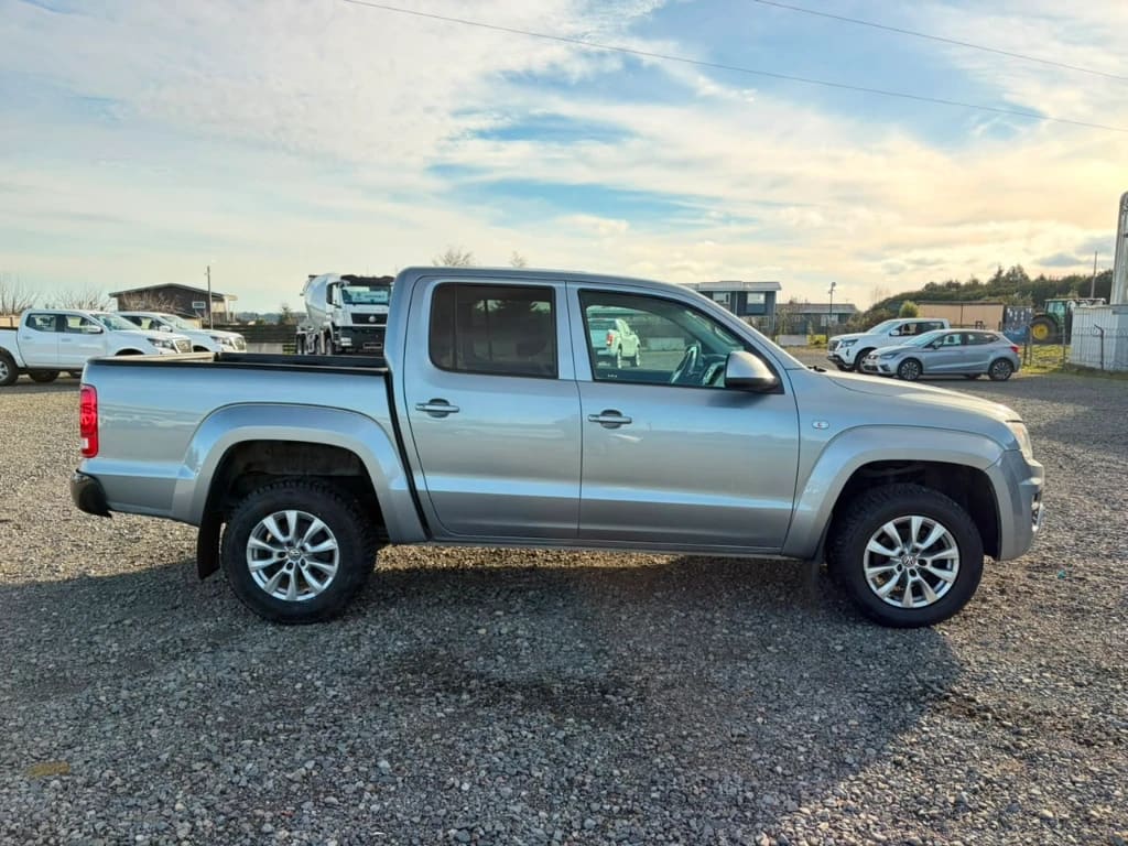Volkswagen Amarok Dcab Tdi 4x4 Trendline 2.0 año 2023