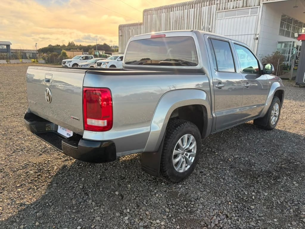 Volkswagen Amarok Dcab Tdi 4x4 Trendline 2.0 año 2023