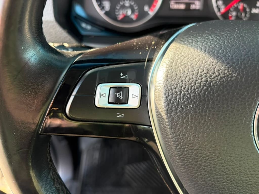Volkswagen Amarok Dcab Tdi 4x4 Trendline 2.0 año 2023