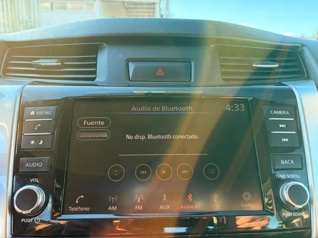 Nissan Navara D Cab 4x4 2.3 At año 2023