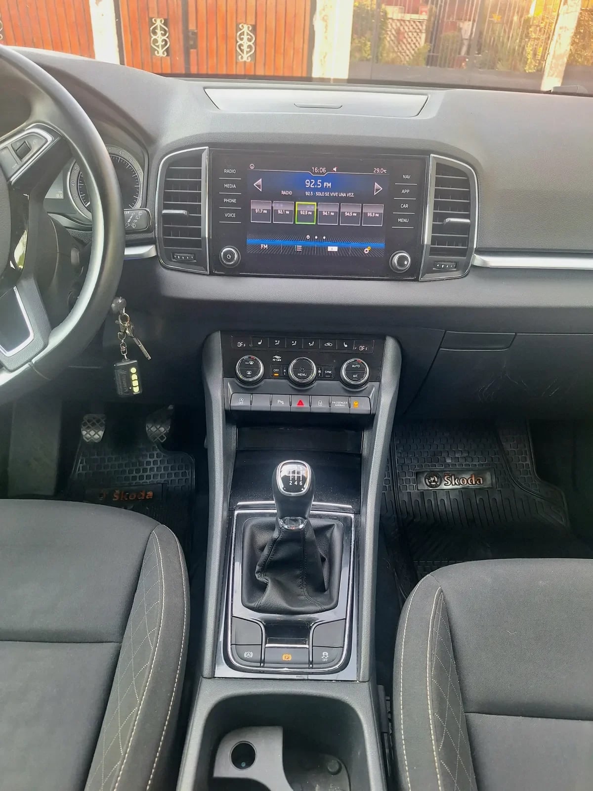 SKODA KAROQ Otra año 2019