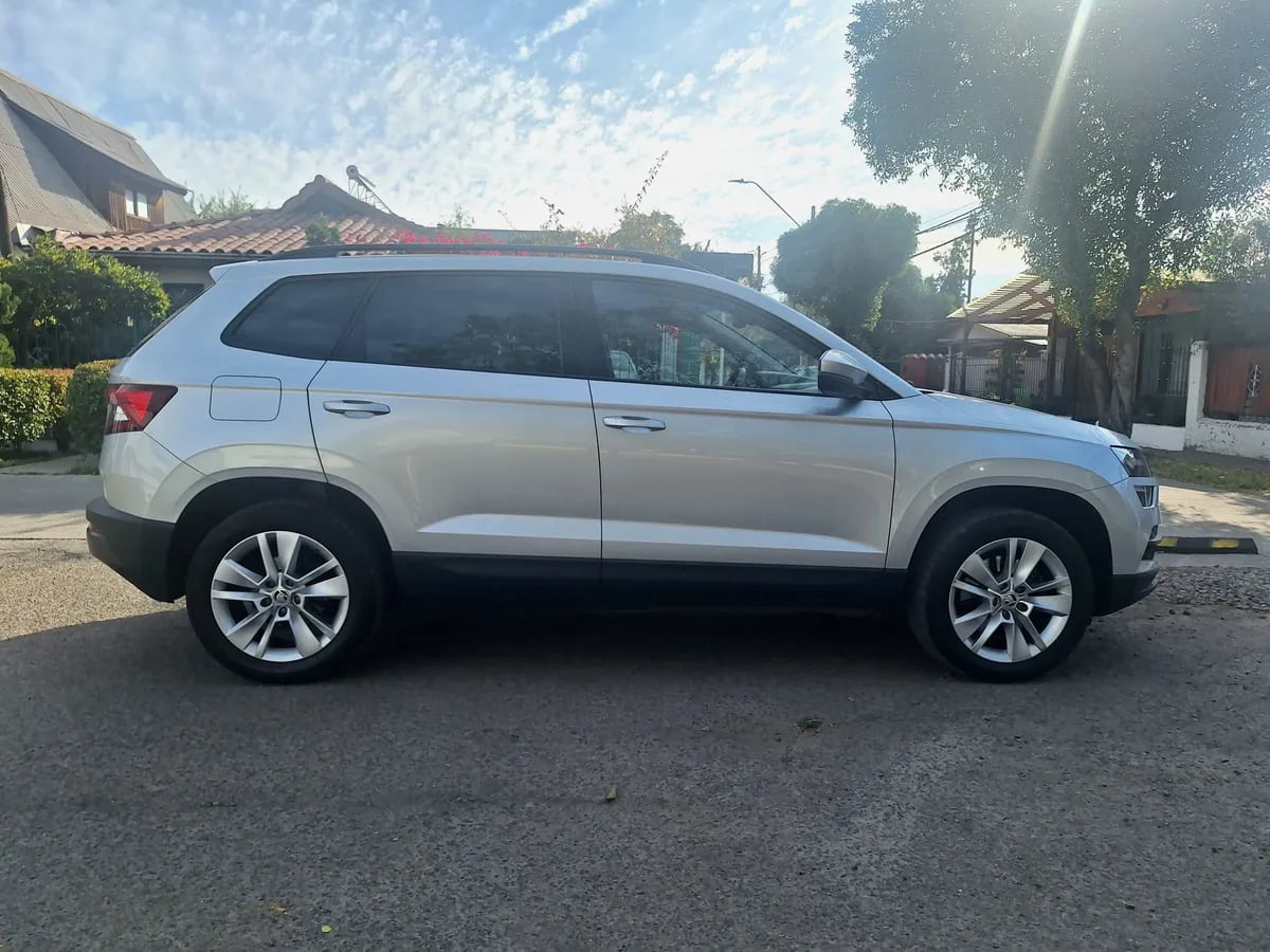 SKODA KAROQ Otra año 2019