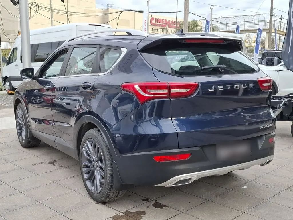 Jetour X70 1.5t Lux 4x2 Mt 5p año 2024