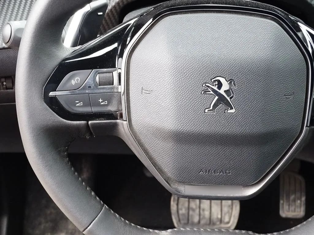 Peugeot 2008 Allure Pack año 2024