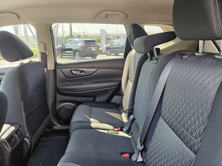 Nissan X-Trail Sense 2row At 2.5 año 2023