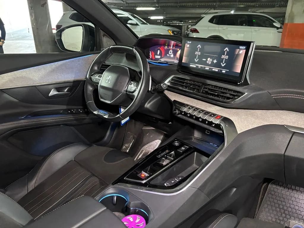 Peugeot 5008 Puretech 180 Eat8 1.6 Aut año 2023