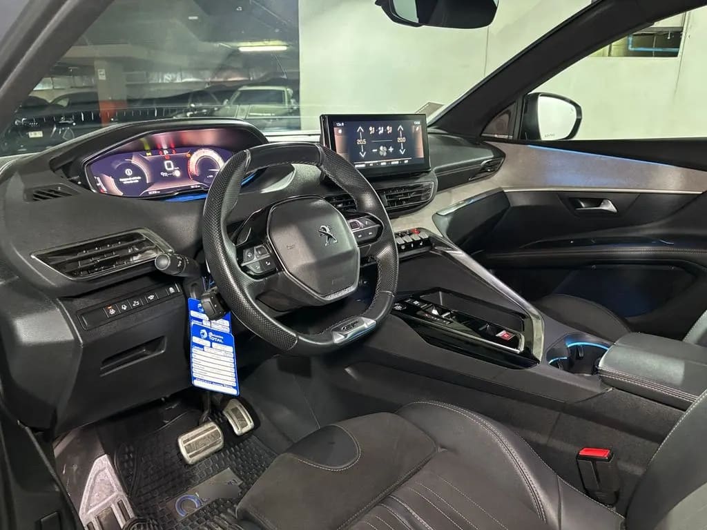 Peugeot 5008 Puretech 180 Eat8 1.6 Aut año 2023