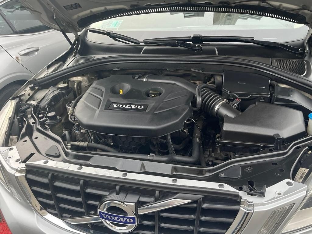 VOLVO XC60 2.0 T5 R-Desing At año 2013