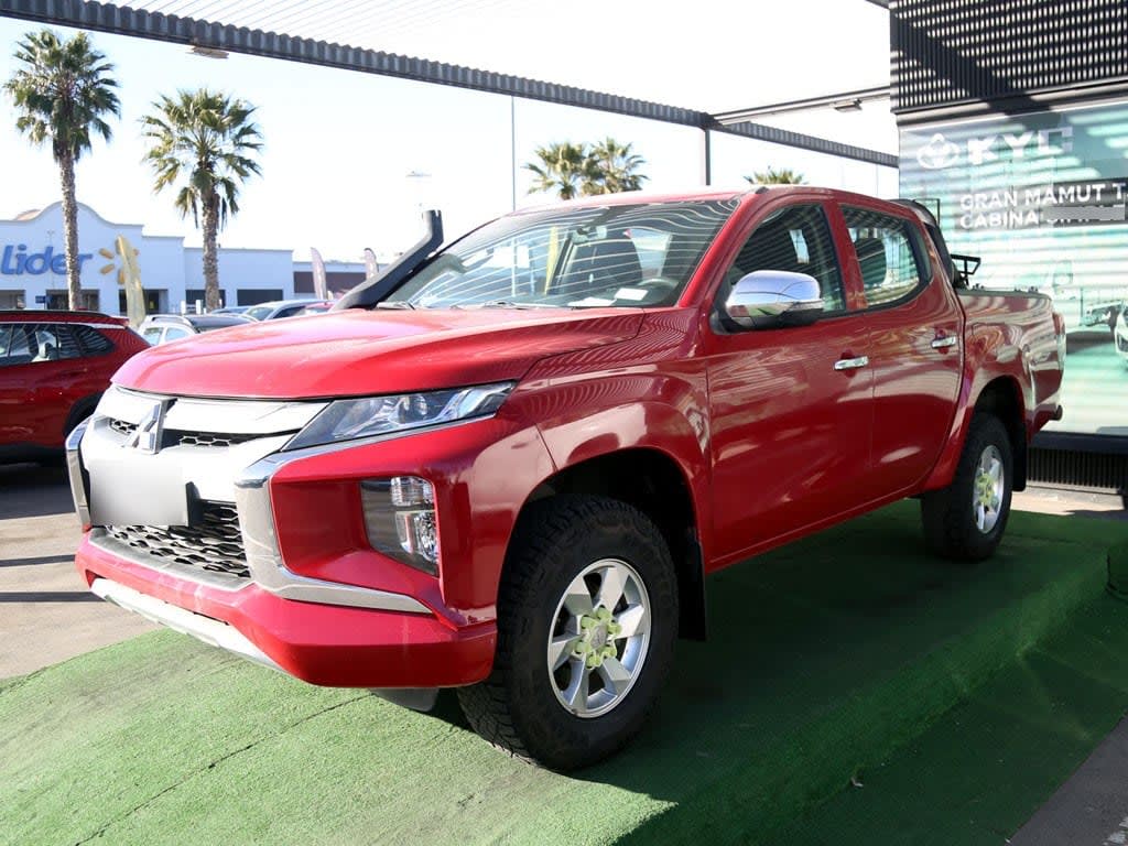 Mitsubishi L200 Katana 2.4 4x4 Mt año 2023