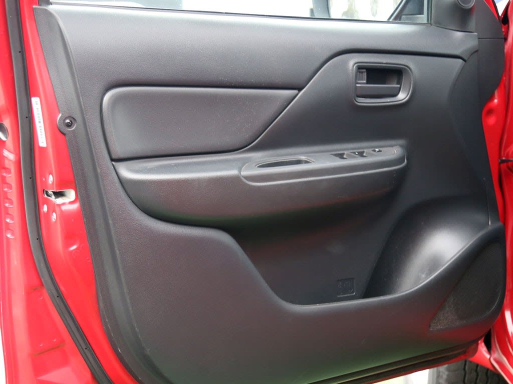 Mitsubishi L200 L200 Katana 4x2 Diesel año 2023