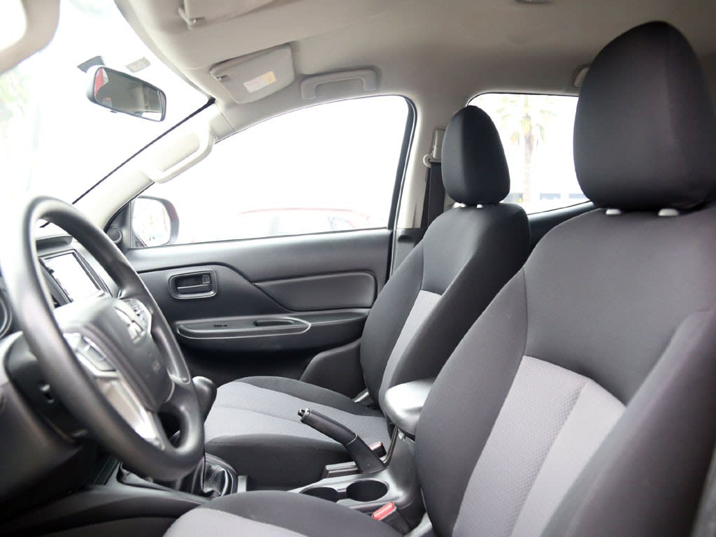 Mitsubishi L200 L200 Katana 4x2 Diesel año 2023