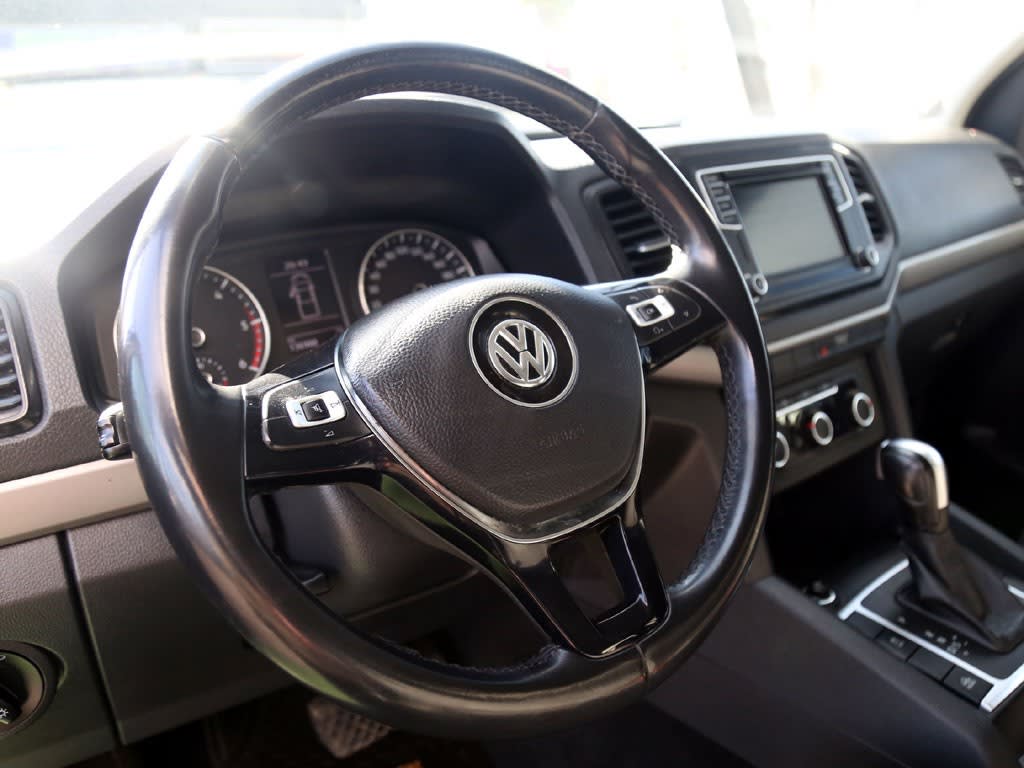 Volkswagen Amarok Comfortline At 2.0 4x4 año 2021